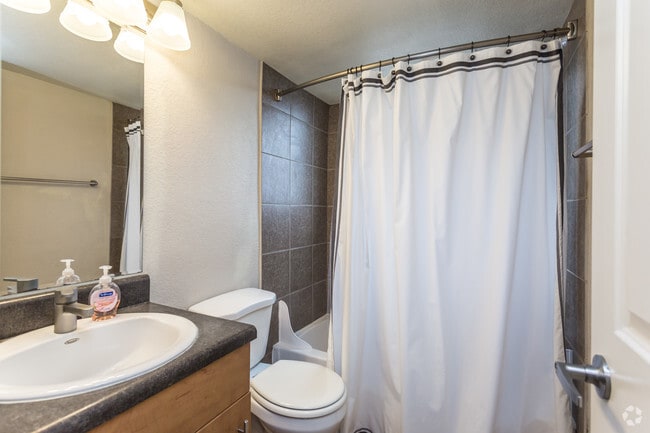 2BR, 1BA - B1