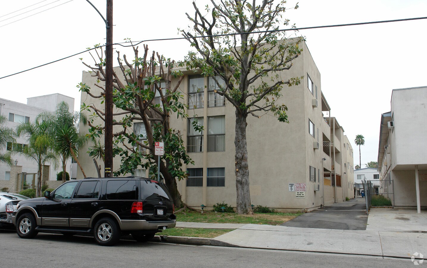 Photo - Valley Wilshire Apartments