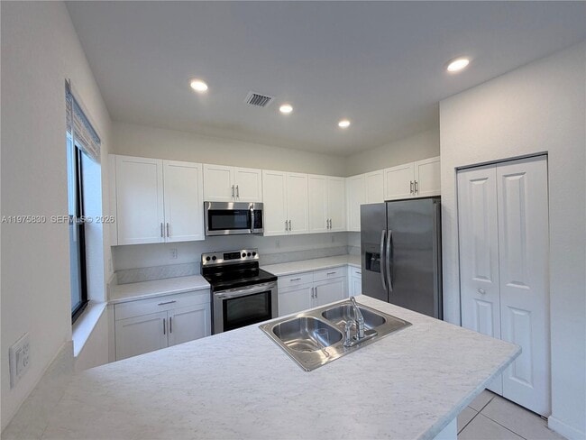 Building Photo - 13421 SW 287th Ter