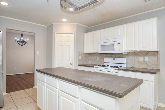 Photo - 707 New Pines Dr
