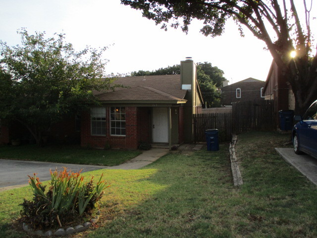 Photo - 123 Oakwood Ln Townhome