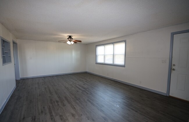 Photo - 425 S George Nigh Expy