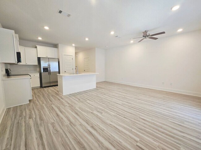 Photo - 396 Salt Creek Lane