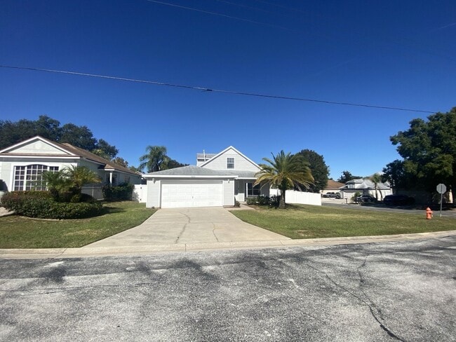 Photo - Davenport 3 Bedroom 2 Bathroom Corner Lot!!!