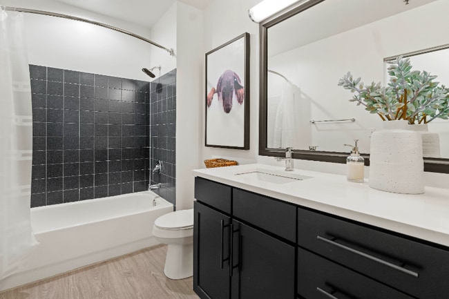 Photo - 1389 S State St