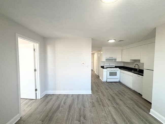 Photo - 94 Eastern Ave Unit 7