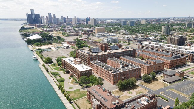 Building Photo - 200 River Pl Dr