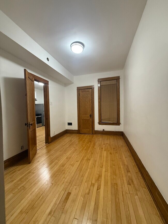 Photo - 2306 S Marshall Blvd Unit 1