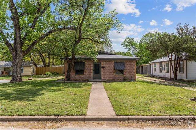 Building Photo - 1822 Oakwood St Rental