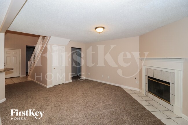Photo - 1049 Nolan Ln