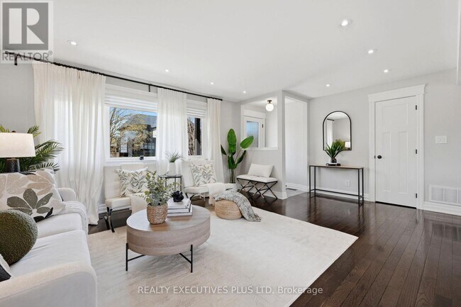 Photo - 9 Hazelbury Dr