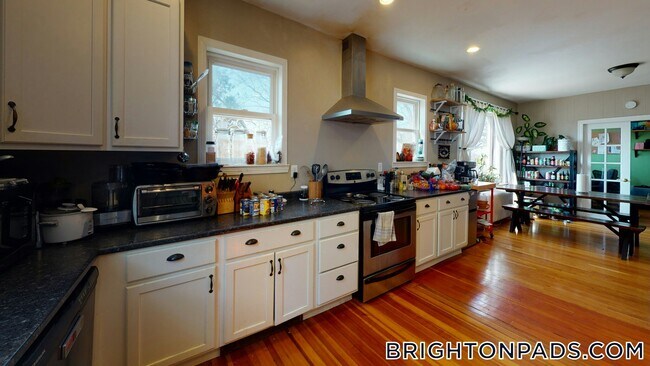 Photo - 70 Larch St Unidad 1