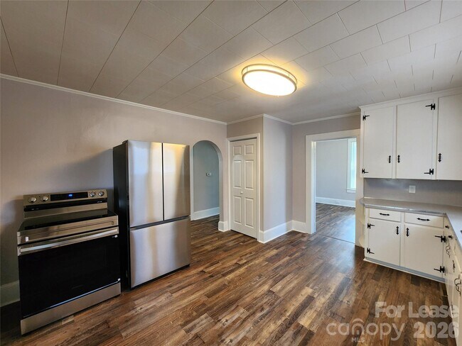 Photo - 127 Poplar St