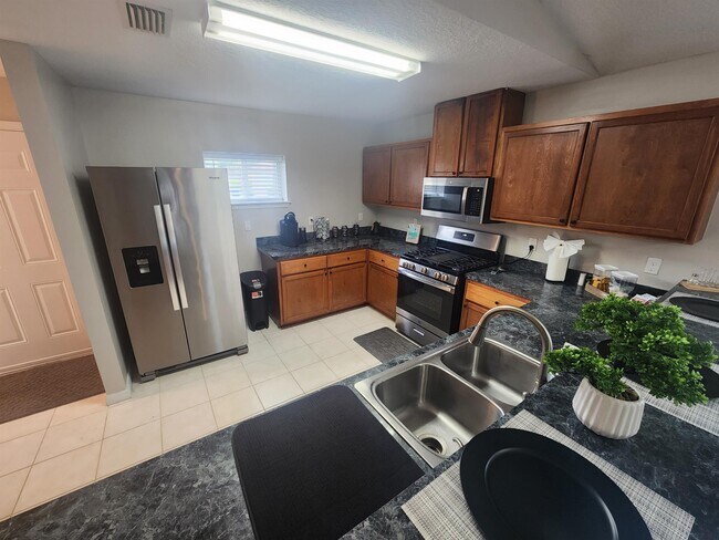 Photo - 162 Stewart St