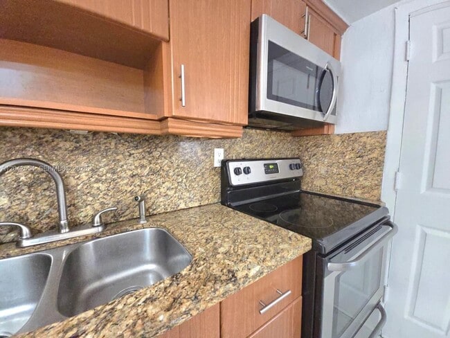 Photo - 2441 NW 13th St Unidad 62