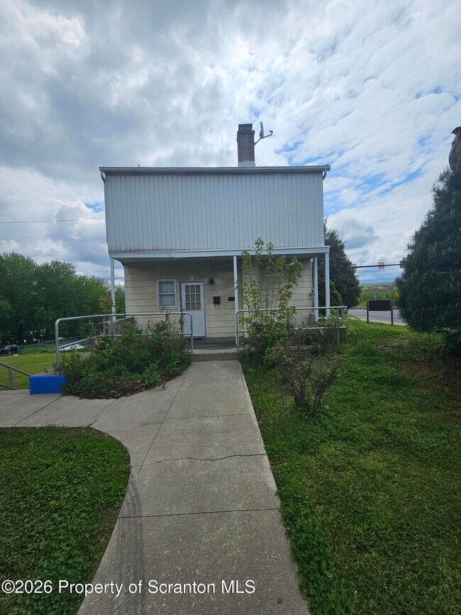 Photo - 106 N Main St