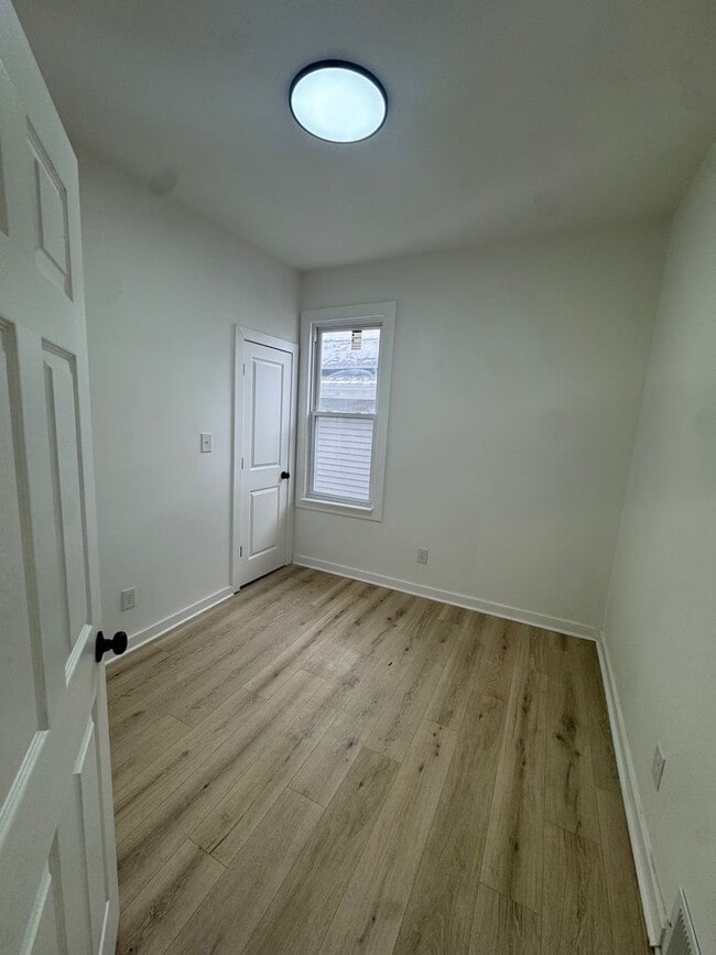 Photo - 3457 N 2nd St Unit Upper