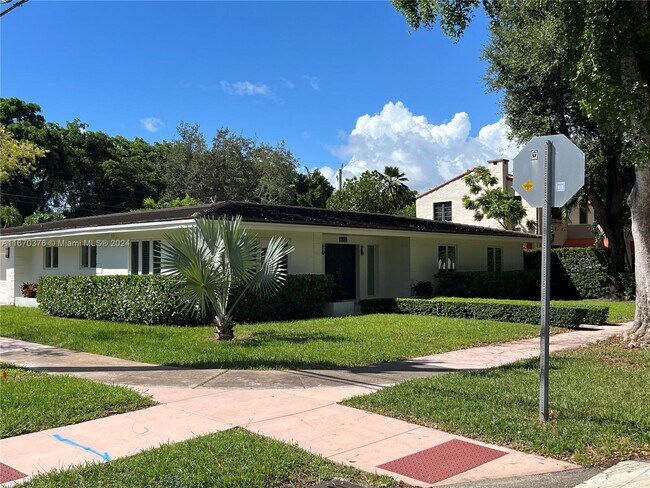300 Camilo Ave