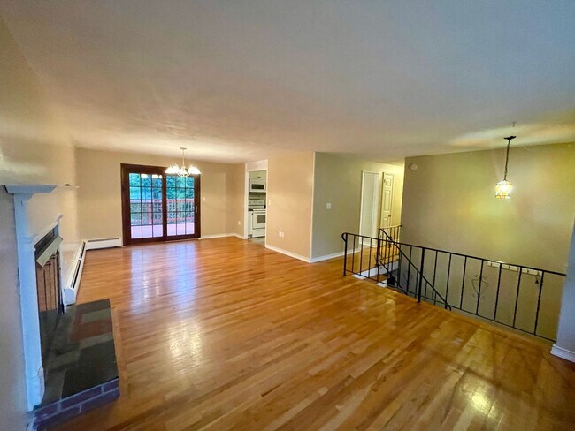 Photo - Beautiful Raised Ranch House in Gales Ferry!