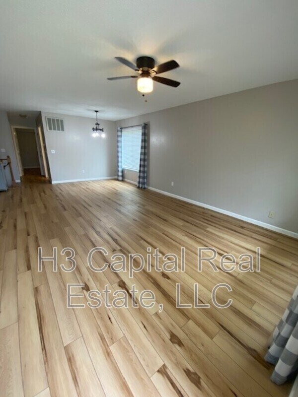 Photo - 870 Lester Ave