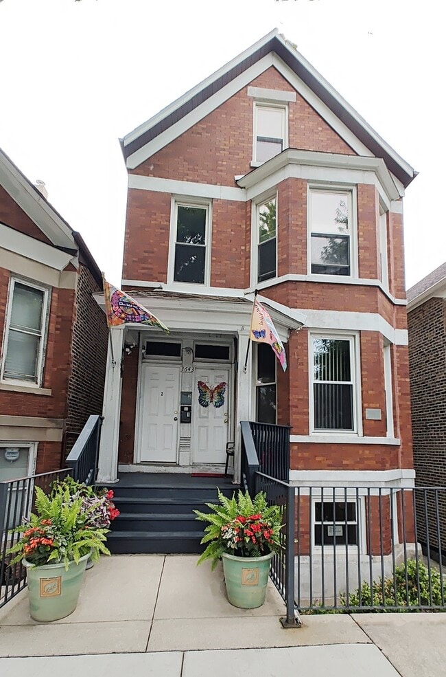 Building Photo - 3643 S Hermitage Ave Rental