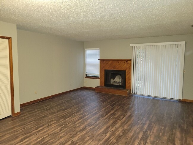 Photo - $1350 - 2/2/1 - Great Orange Park Location