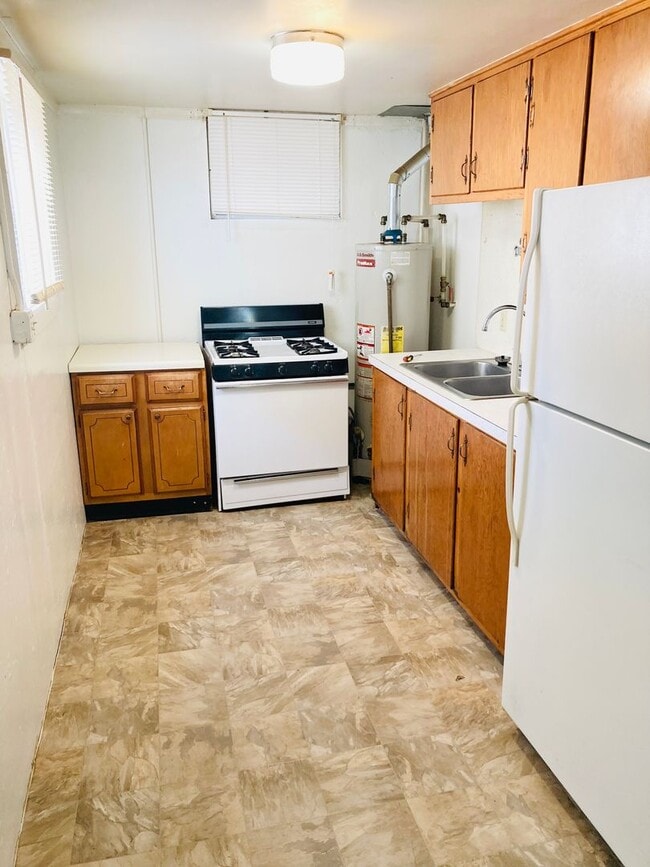 Photo - 301 E Grandview Dr