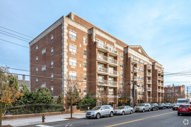 Photo - 38-11 108th St