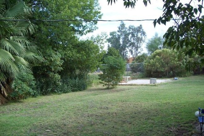 Photo - Spacious 3BR Tempe Home with Lush Yard & Irrigation – Available July 1!