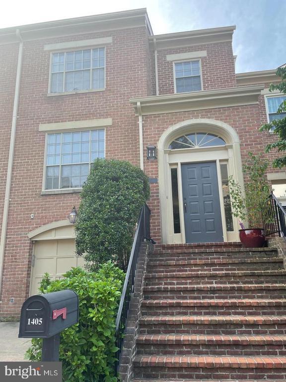 Photo - 1405 McLean Mews Ct