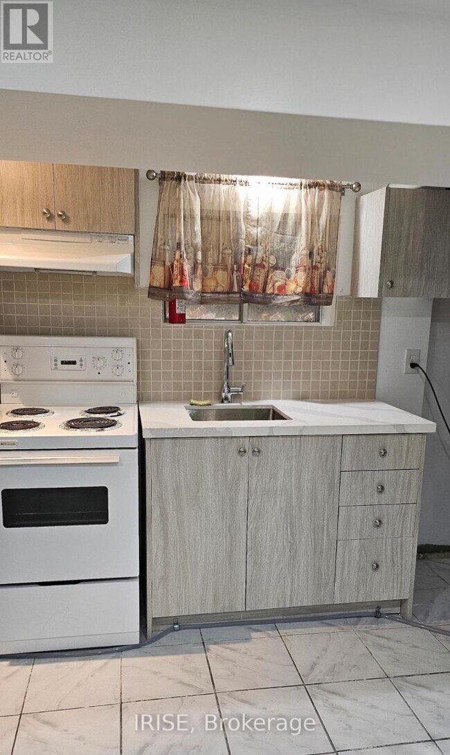 Photo - 165 Regent Rd