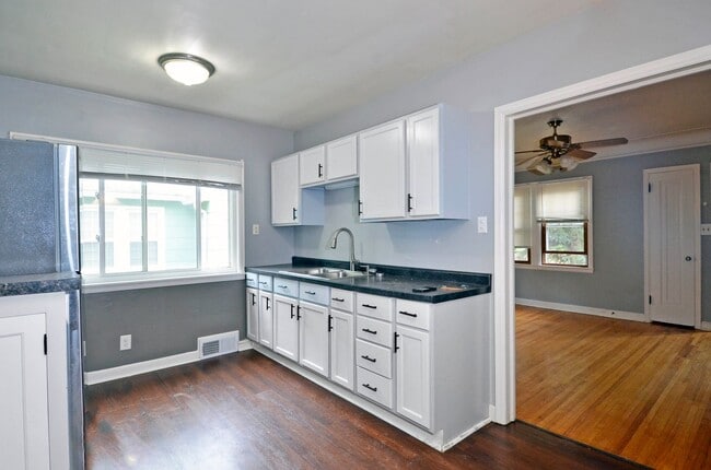Photo - 4329-4331 Thomas ave N Unidad 4331 Thomas Ave N
