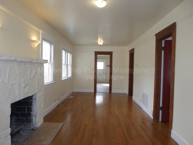Photo - 668 Van Buren St