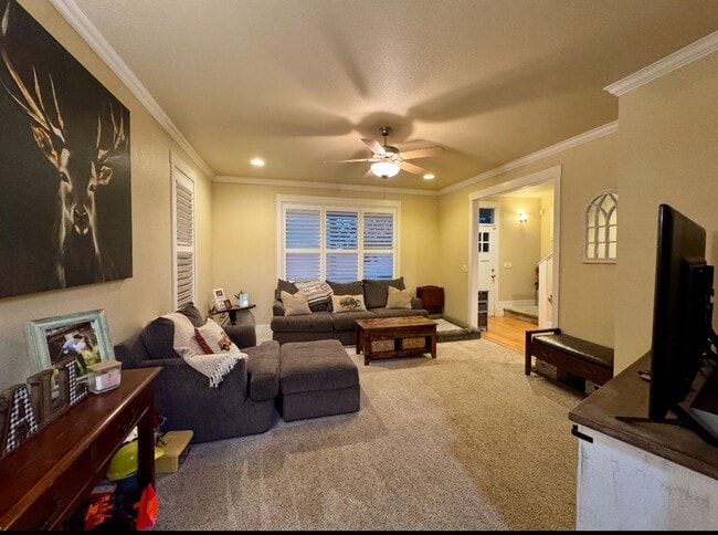 Photo - 2610 E 20th St