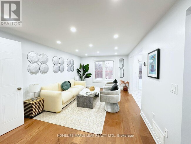 Photo - 498 Bankside Dr