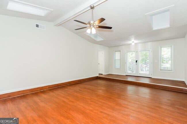 Photo - 115 Poplar Wy