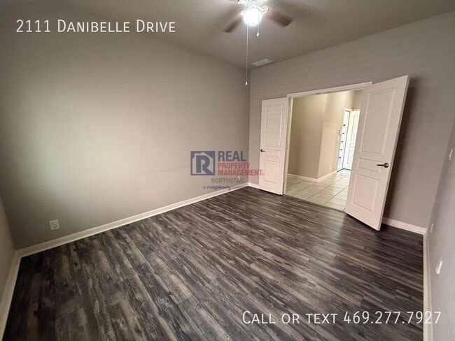 Photo - 2111 Danibelle Dr