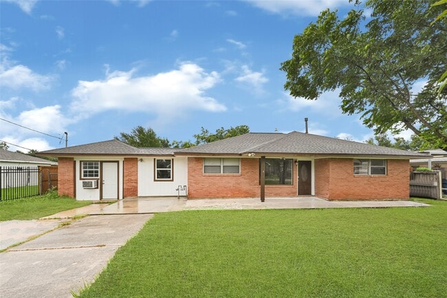 Building Photo - 1407 Avenue I