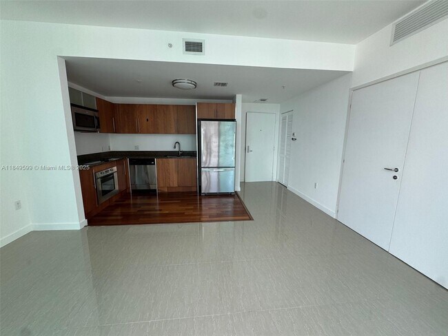 Photo - 300 S Biscayne Blvd Unit T-3109