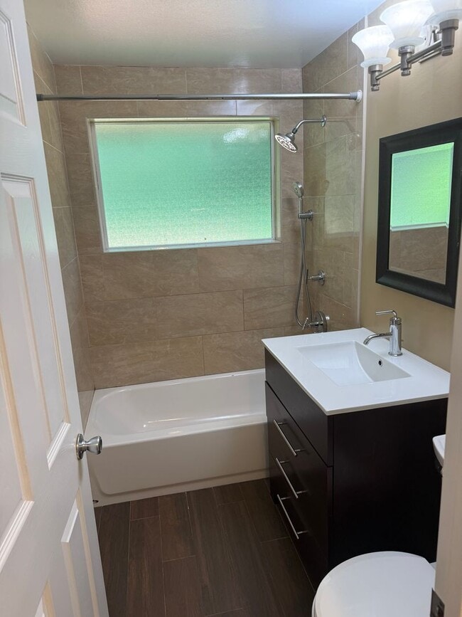 Photo - 3 Bedroom + 1.5 Bath +Family Room Kirkland $3100 per Month