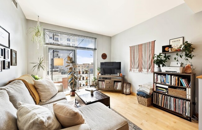 Photo - 309 W Washington Ave Unit 502