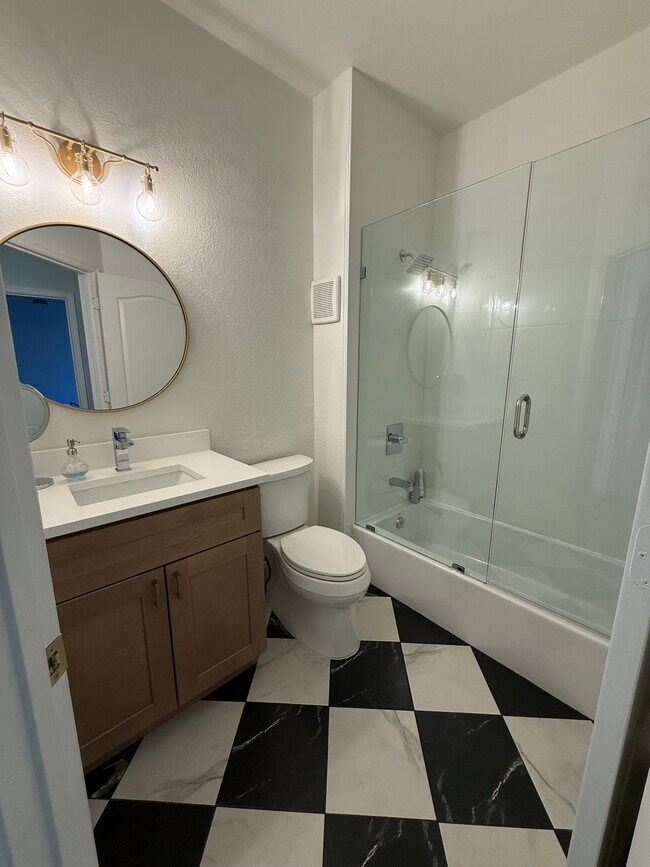 Photo - 716 Seagate Dr Unidad 716