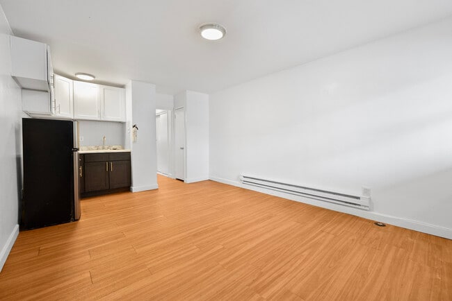 Photo - 2020 Woodlynne Ave
