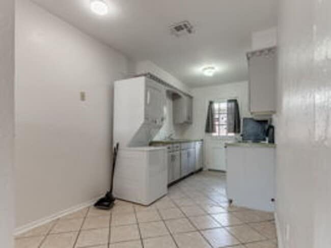 Photo - 2 bed/ 1 bath condo in Bethany