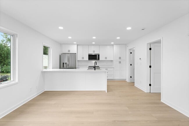 Building Photo - 1411 Chesapeake St Unit 1411-A