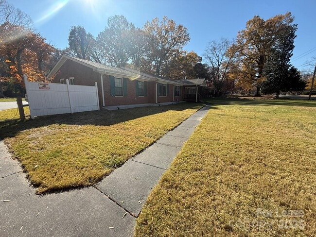 Photo - 6124 Williams Rd