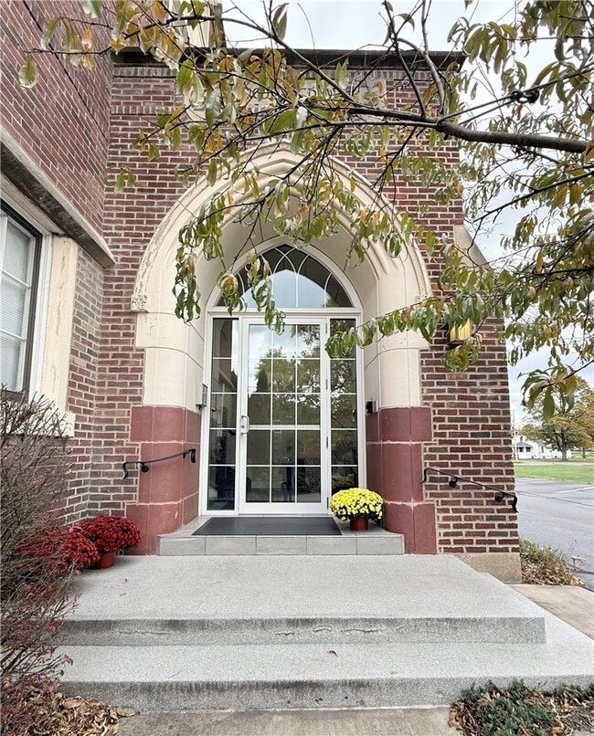 Photo - 1-41C E 8th St