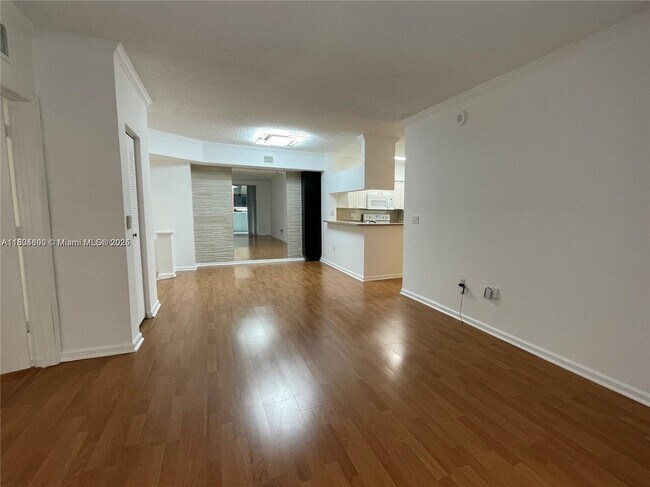 Photo - 17100 N Bay Rd Unidad 1310 Rental
