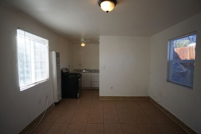 Photo - 430 Crawford St Unit B