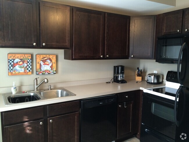 Building Photo - 1 Br/1 Ba Condo Near Hamline off Snelling ...